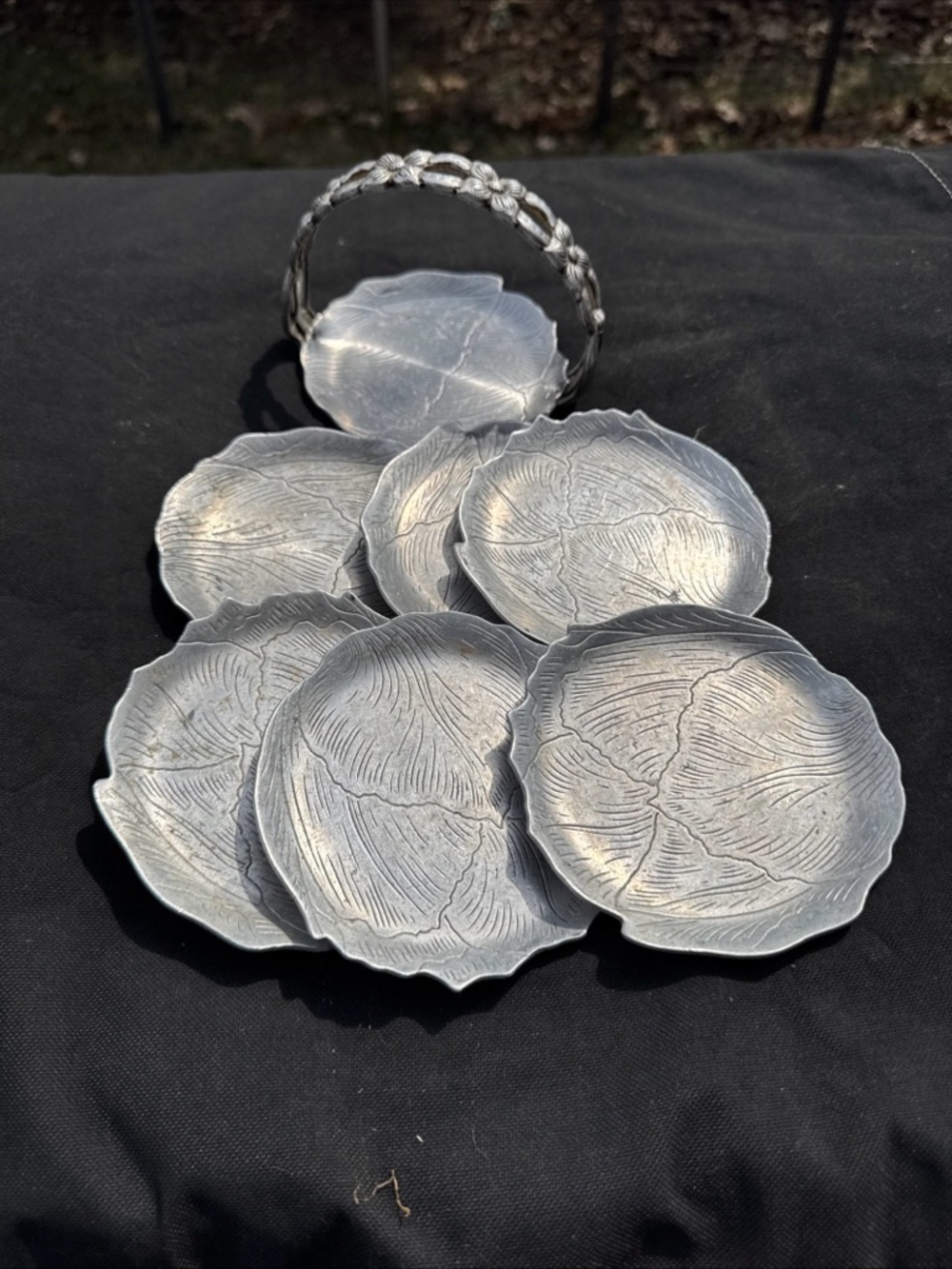 Rodney Kent Silver Co DOGWOOD CABBAGE 446 Hammered Aluminum 6 Coasters Caddy Set